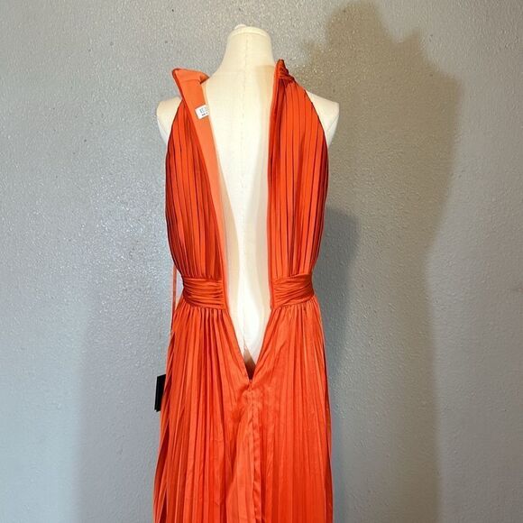 NEW Ieena for Mac Duggal pleated high neck satin sleeveless halter gown size 10 - Picture 8 of 12